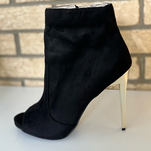 Fashion nova 8 1/2 booties. - Picture 9 of 10